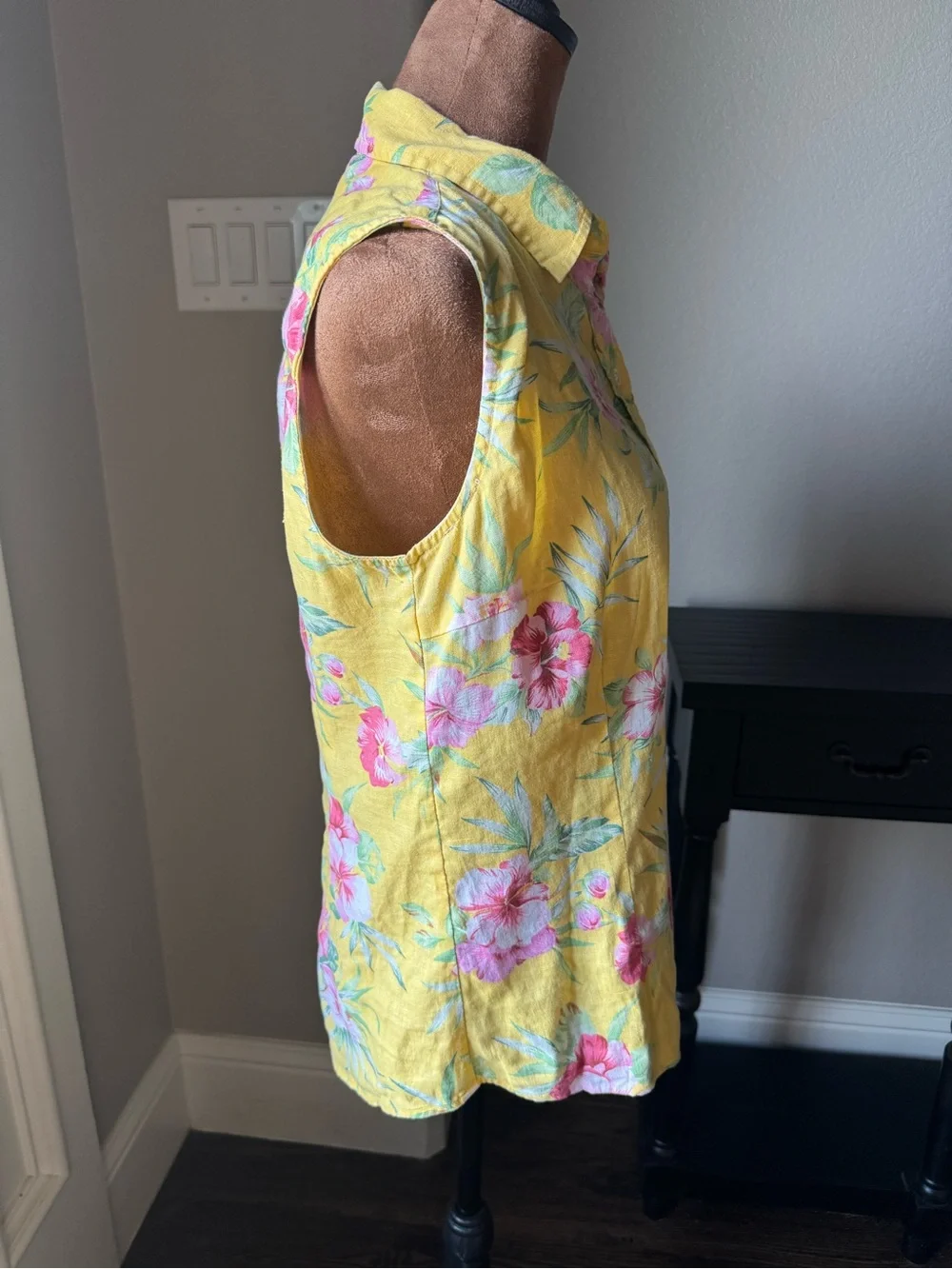 Lauren Ralph Lauren 100% Linen Yellow Hibiscus Floral Sleeveless Button Shirt M